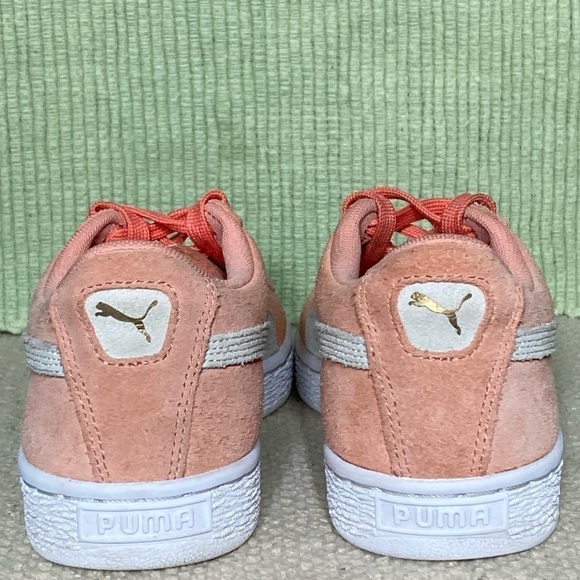 Puma Big Girls Peach/Cream Classic Suede Athletic Low Sneakers Shoes Size US 6C - Picture 4 of 11